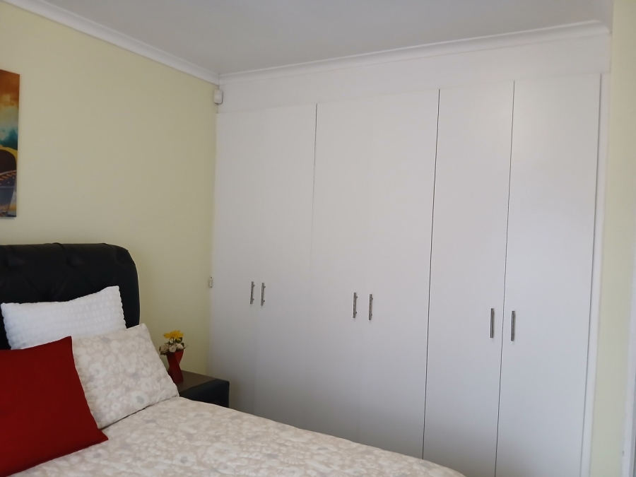 3 Bedroom Property for Sale in Cove Rock Eastern Cape